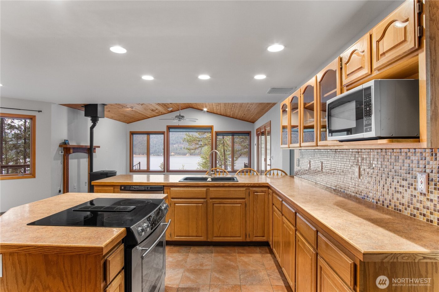 2378 Eagle River Way , Kettle Falls, WA 99141