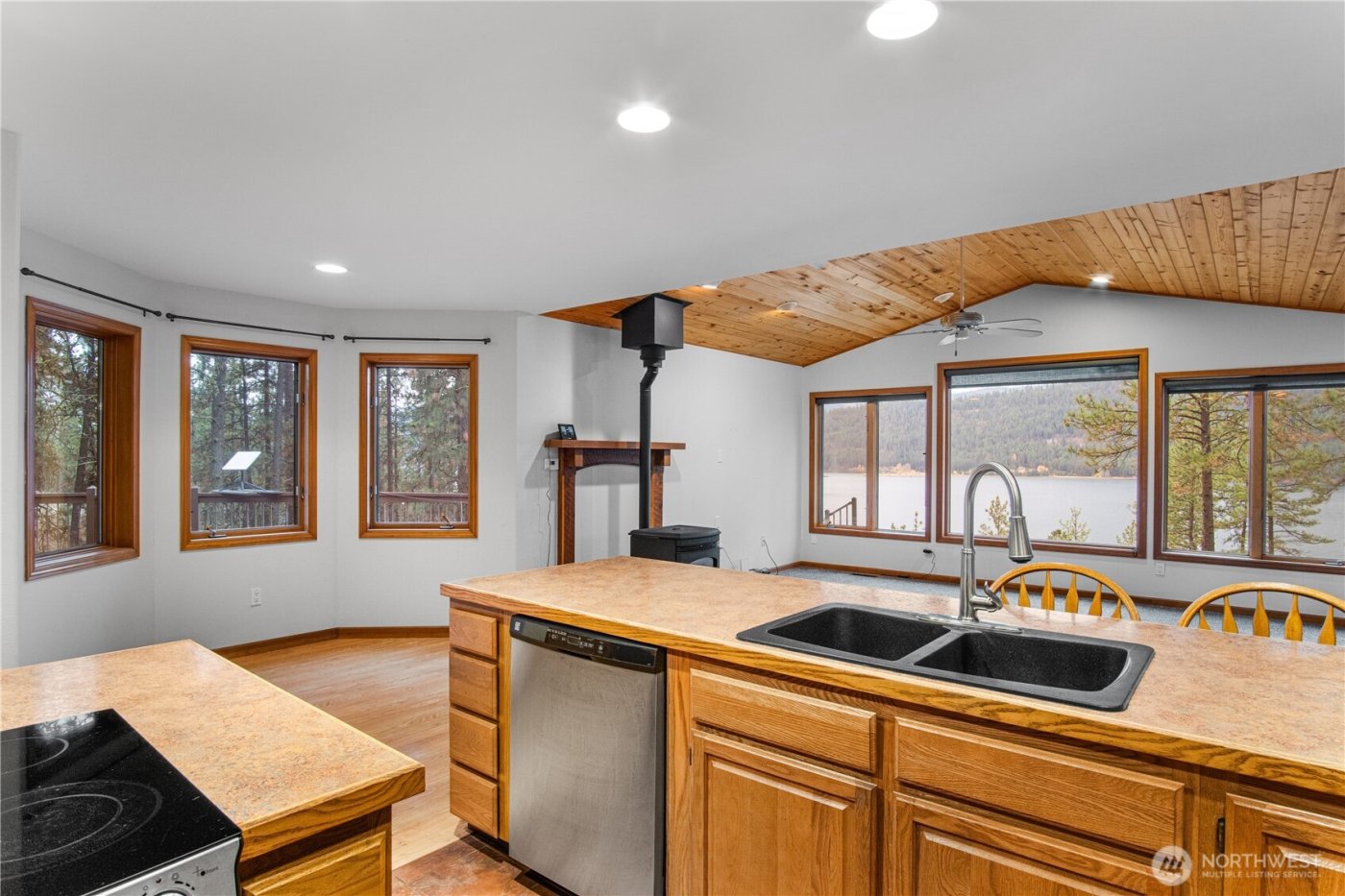 2378 Eagle River Way , Kettle Falls, WA 99141