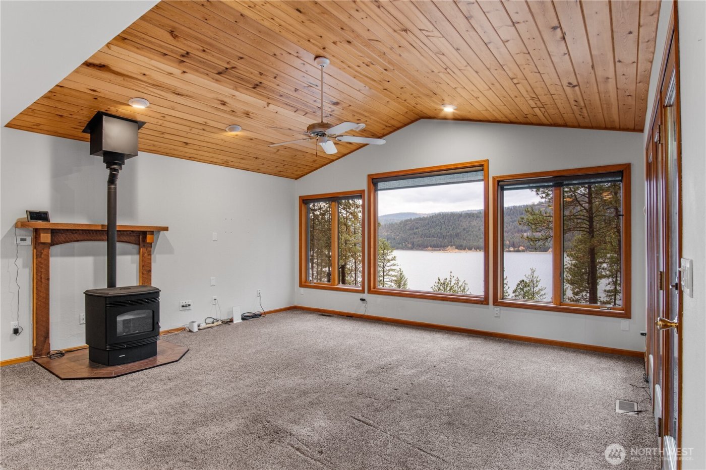 2378 Eagle River Way , Kettle Falls, WA 99141