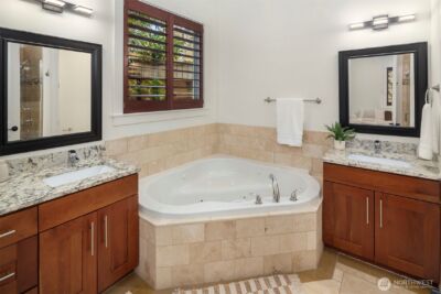 14424 SE 17th St , Bellevue, WA 98007 - Photo 36