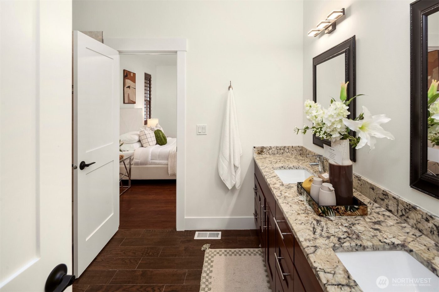 14424 SE 17th St , Bellevue, WA 98007