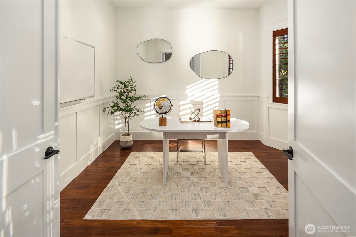 14424 SE 17th St , Bellevue, WA 98007