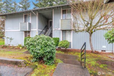 127 S 340th Street #A, Federal Way, WA 98003 - Photo 2