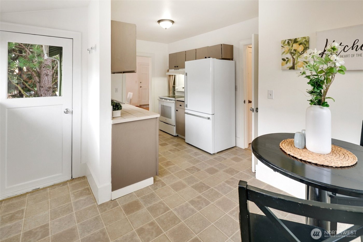 920 N 102nd Street , Seattle, WA 98133