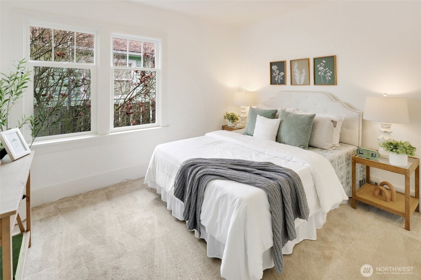 920 N 102nd Street , Seattle, WA 98133