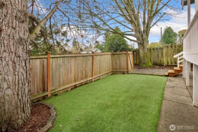 920 N 102nd Street , Seattle, WA 98133 - Photo 3