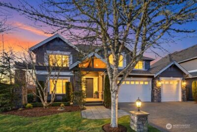 25902 NE 1st Place , Sammamish, WA 98074-3477