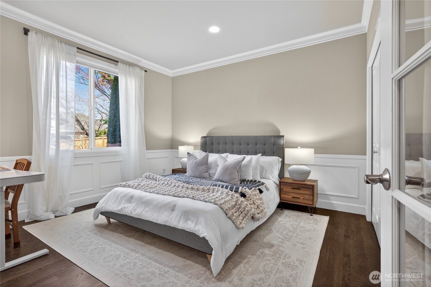 25902 NE 1st Place , Sammamish, WA 98074-3477