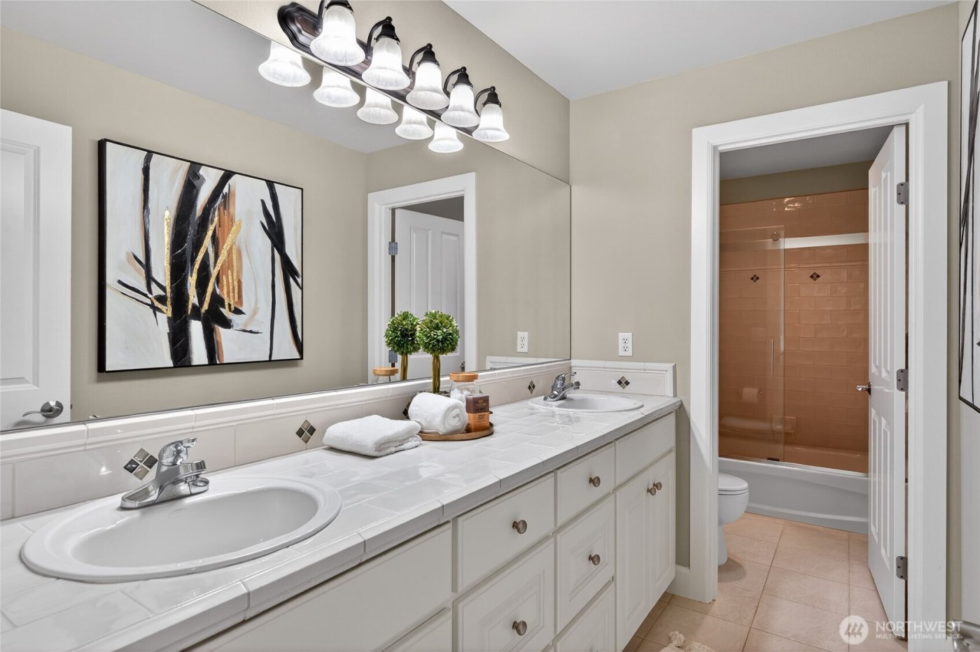 25902 NE 1st Place , Sammamish, WA 98074-3477