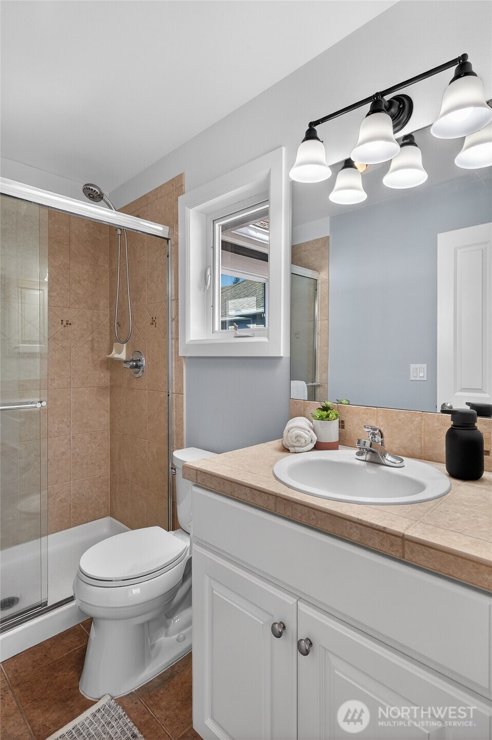 25902 NE 1st Place , Sammamish, WA 98074-3477