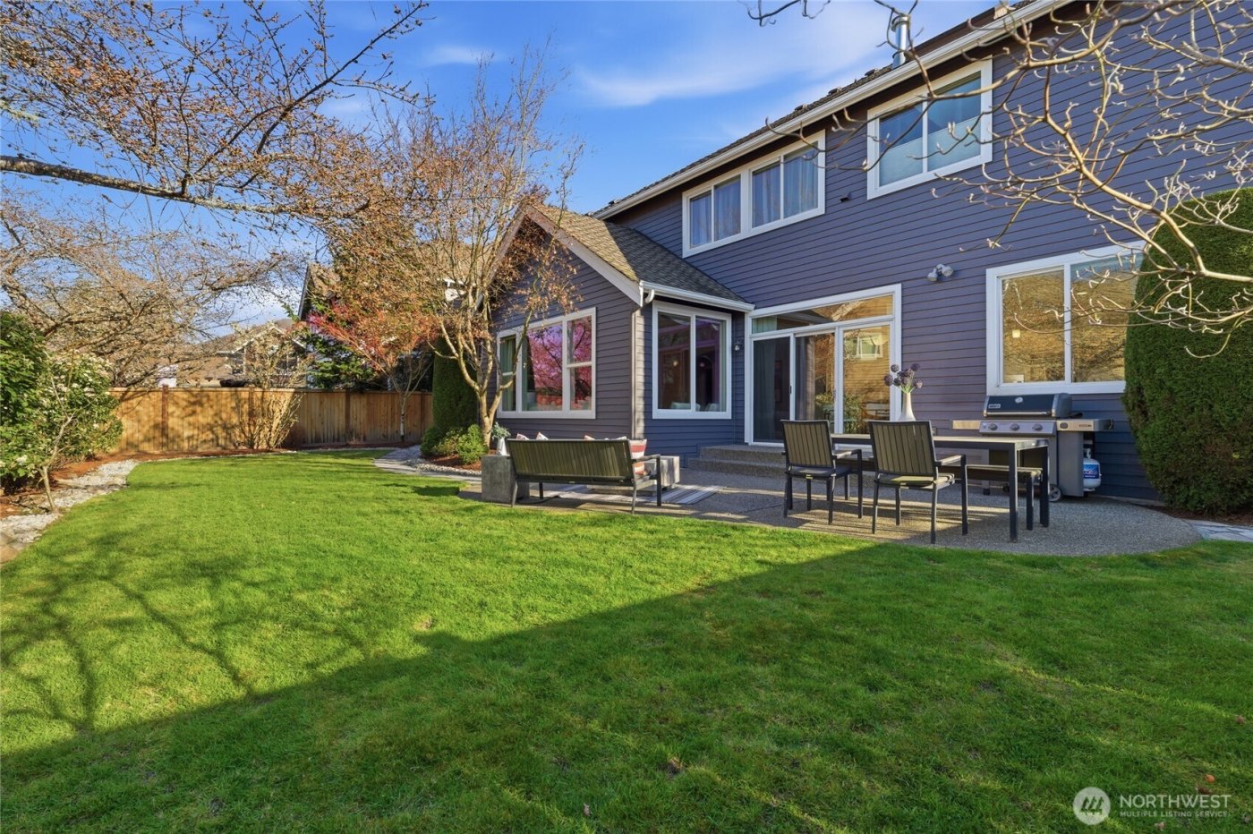 25902 NE 1st Place , Sammamish, WA 98074-3477