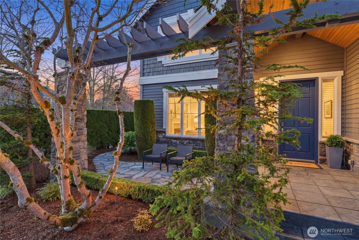 25902 NE 1st Place , Sammamish, WA 98074-3477