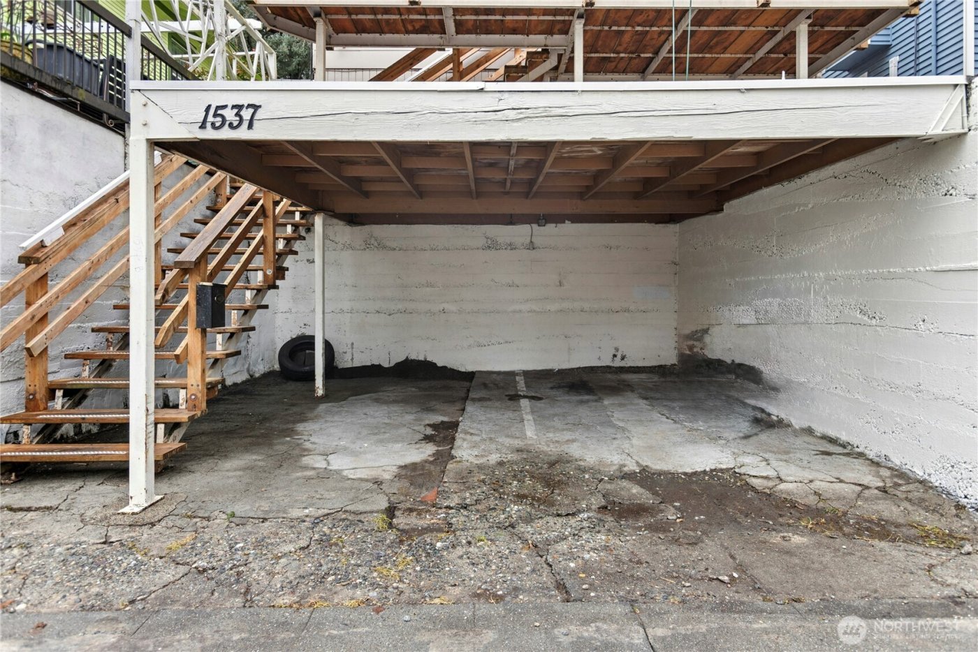 1537 15th Avenue NE, Seattle, WA 98144