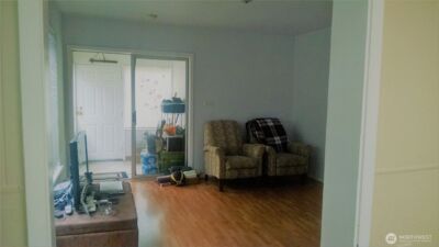 1537 15th Avenue NE, Seattle, WA 98144 - Photo 2