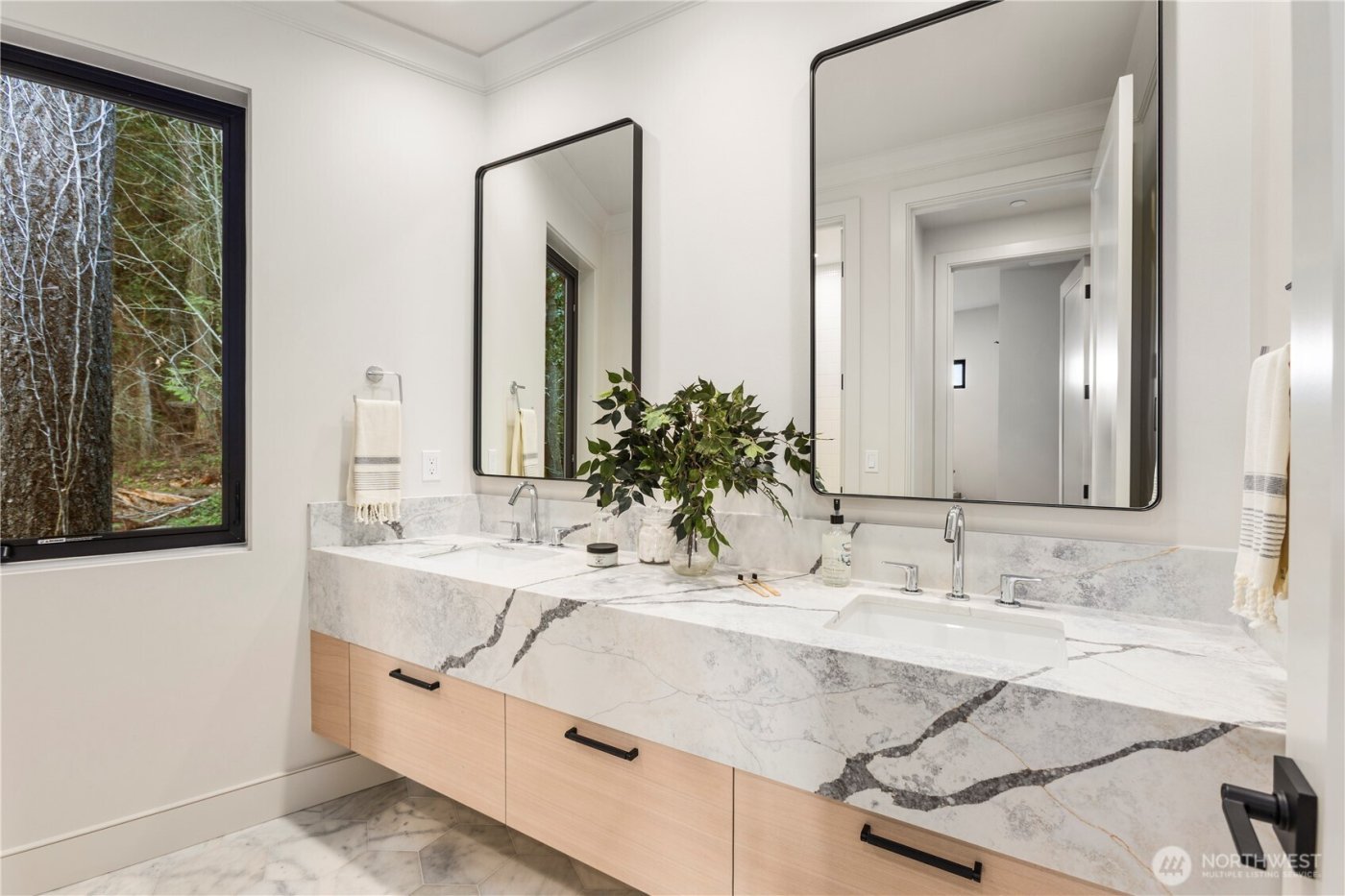 7128 ne 119th Place , Kirkland, WA 98034