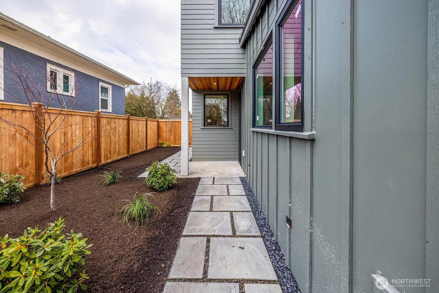 8321 25th Avenue NW #B, Seattle, WA 98117