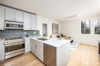 8321 25th Avenue NW #B, Seattle, WA 98117 - Photo 9