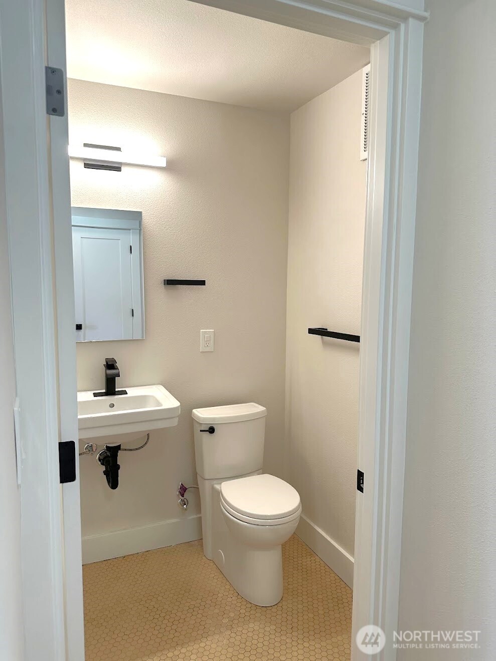 16 Valley Street , Seattle, WA 98109