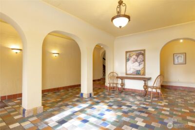 16 Valley Street , Seattle, WA 98109 - Photo 9