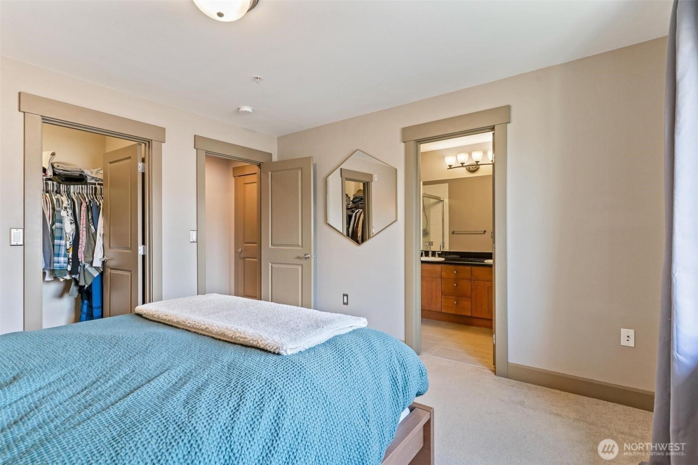 2115 201st Place SE #L2, Bothell, WA 98012-8565