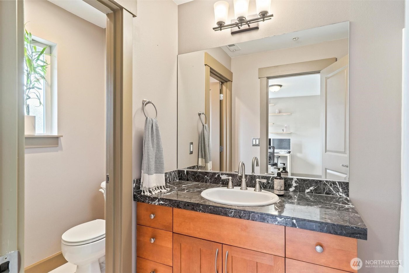 2115 201st Place SE #L2, Bothell, WA 98012-8565