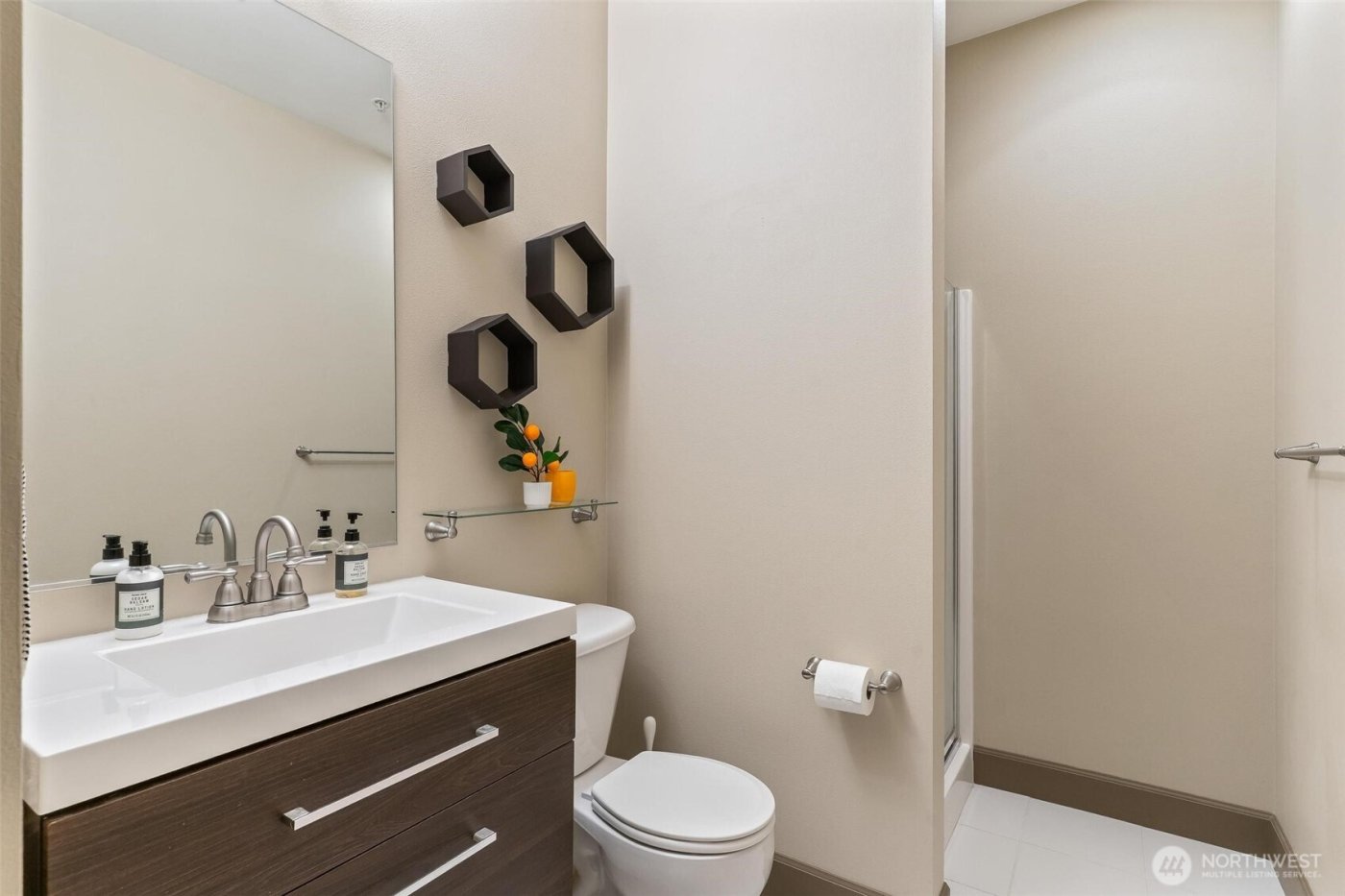 2115 201st Place SE #L2, Bothell, WA 98012-8565