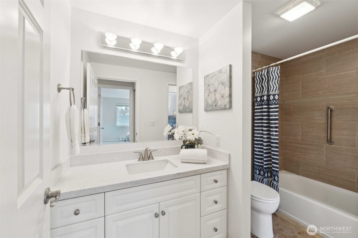 12506 NE 142nd Lane #C204, Kirkland, WA 98034