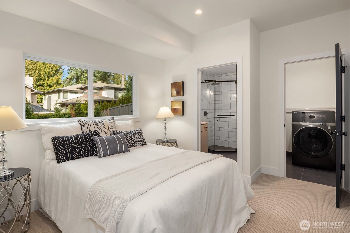 12226 NE 70th Street , Kirkland, WA 98033