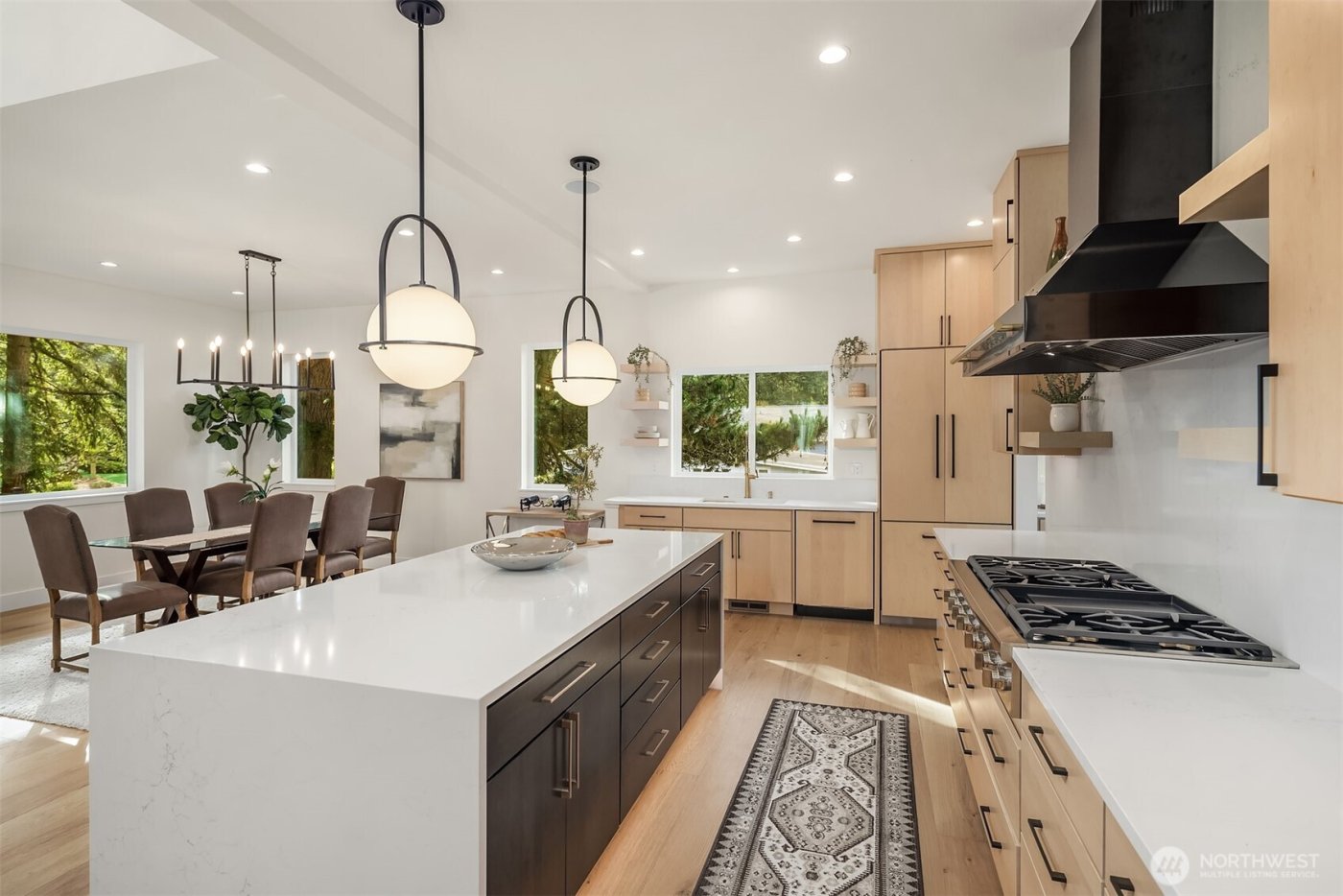 12226 NE 70th Street , Kirkland, WA 98033