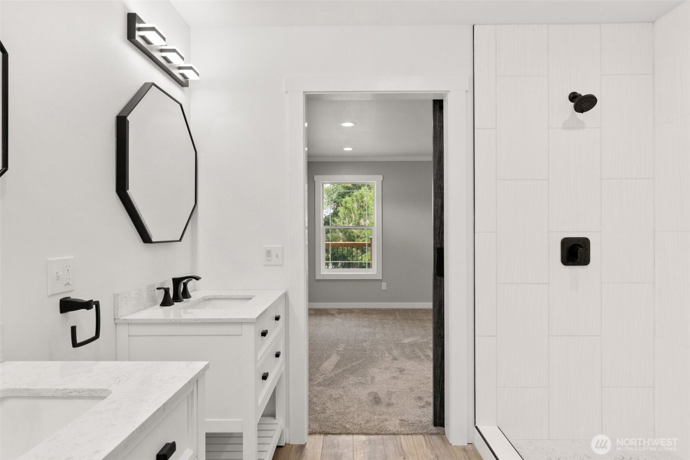 635 Elm Street , Raymond, WA 98577