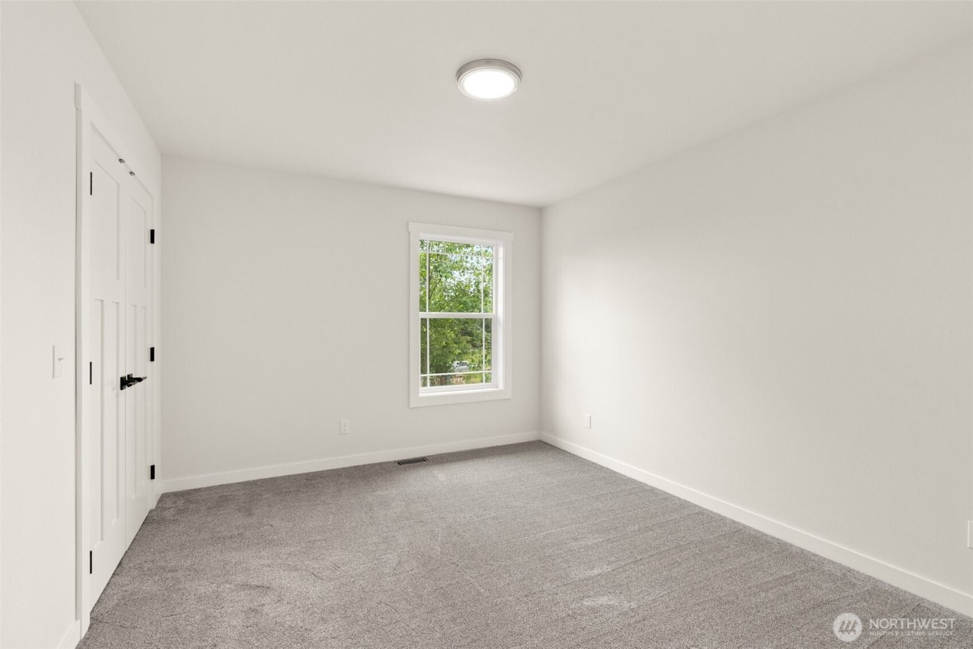 635 Elm Street , Raymond, WA 98577