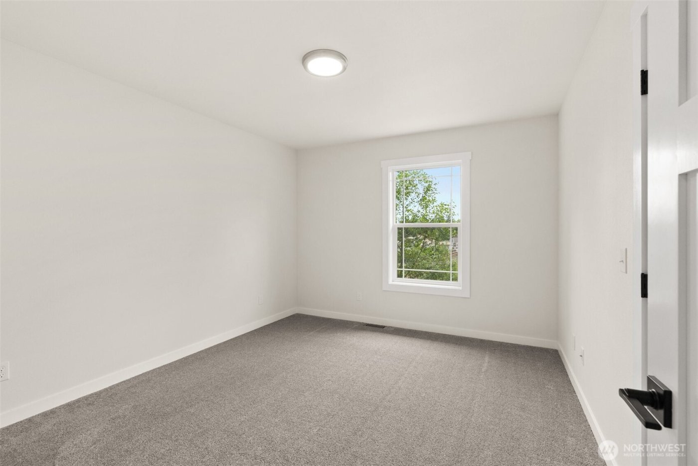 635 Elm Street , Raymond, WA 98577