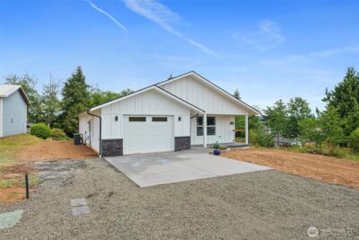 635 Elm Street , Raymond, WA 98577 - Photo 2