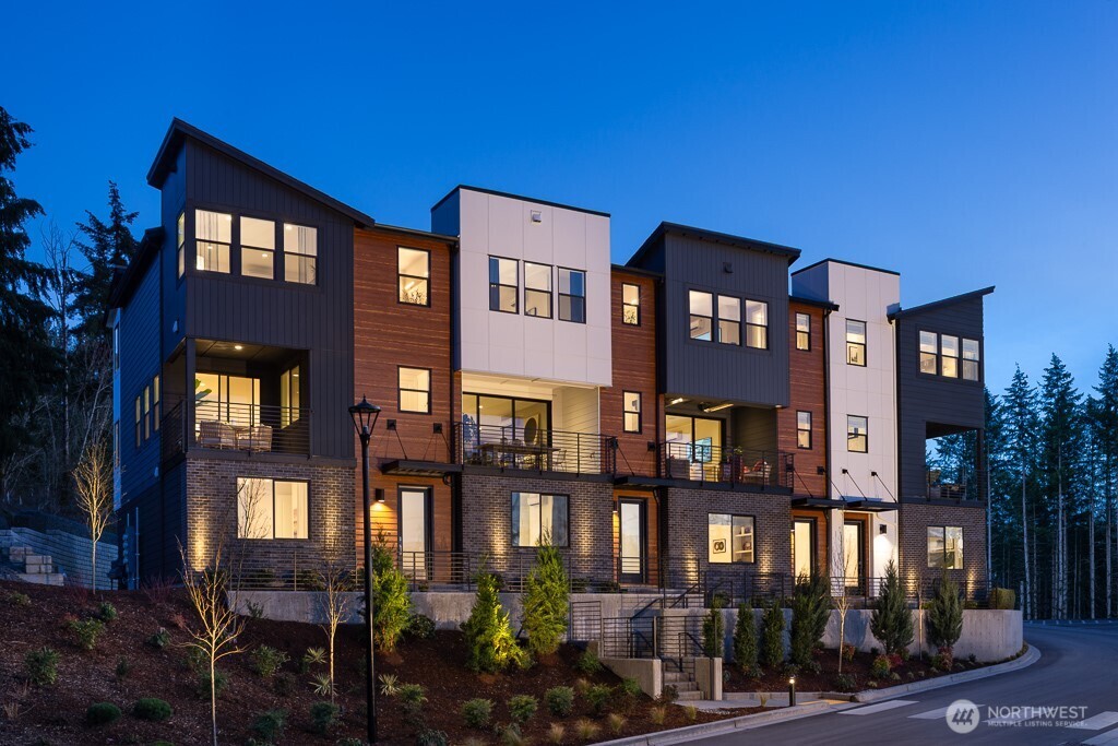 10811 (HS 111) 120TH Lane NE #C, Kirkland, WA 98033