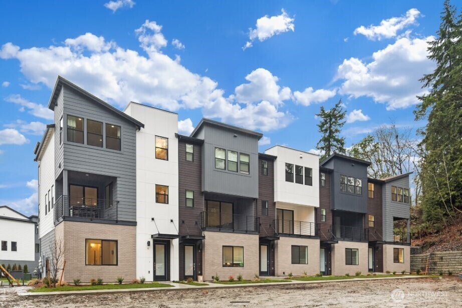 10814 (HS 61) 120th Lane NE #A, Kirkland, WA 98033