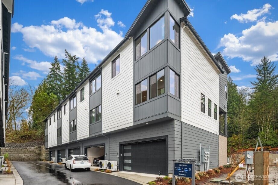 10814 (HS 61) 120th Lane NE #A, Kirkland, WA 98033