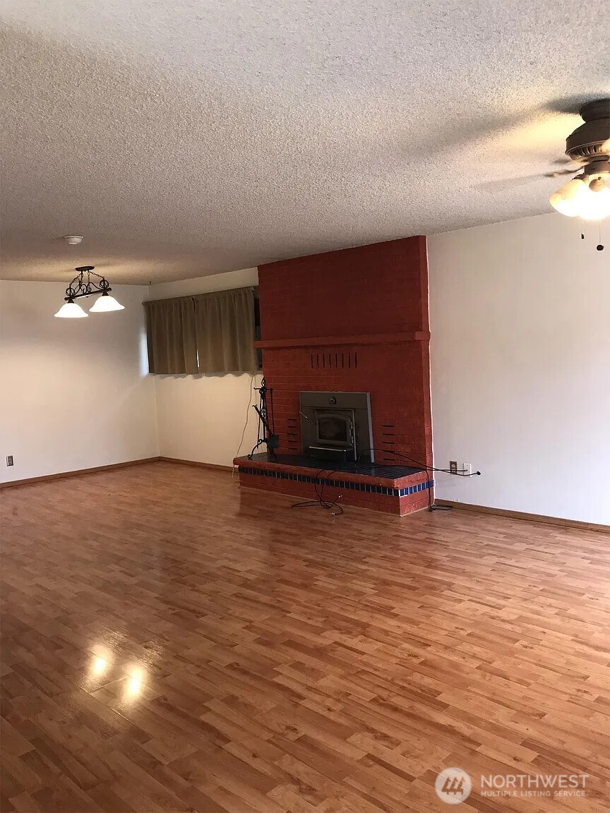 23504 58th Avenue W, Mountlake Terrace, WA 98043