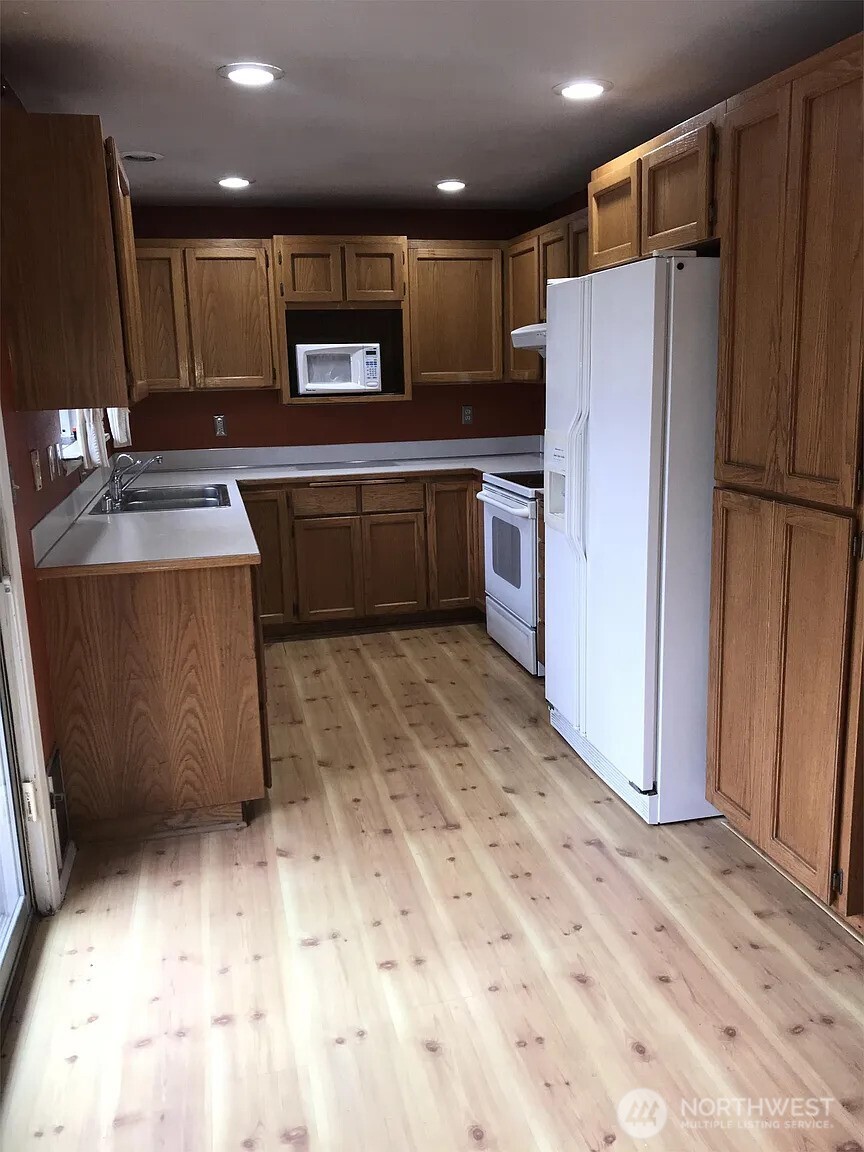 23504 58th Avenue W, Mountlake Terrace, WA 98043