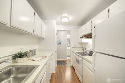 9900 NE 124th Street #1315, Kirkland, WA 98034-3764 - Photo 11