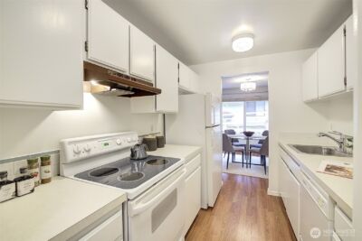 9900 NE 124th Street #1315, Kirkland, WA 98034-3764 - Photo 8
