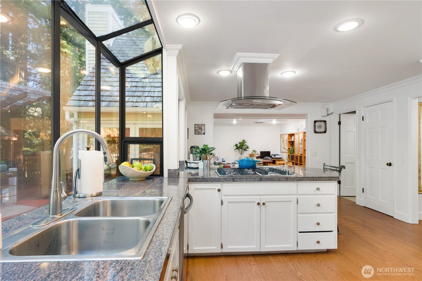 21842 NE 30th Place , Sammamish, WA 98074