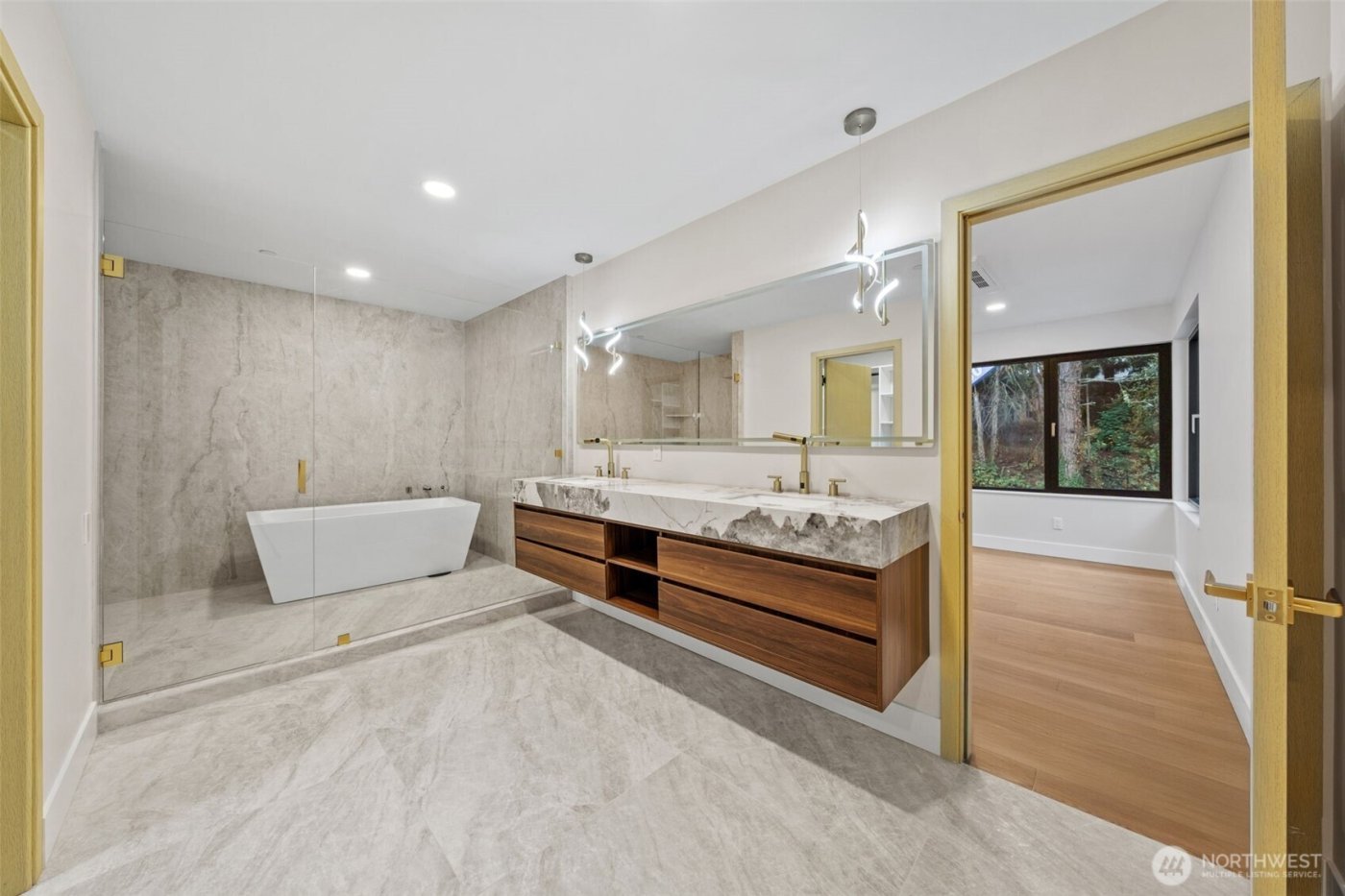 7905 240th Street SW, Edmonds, WA 98026