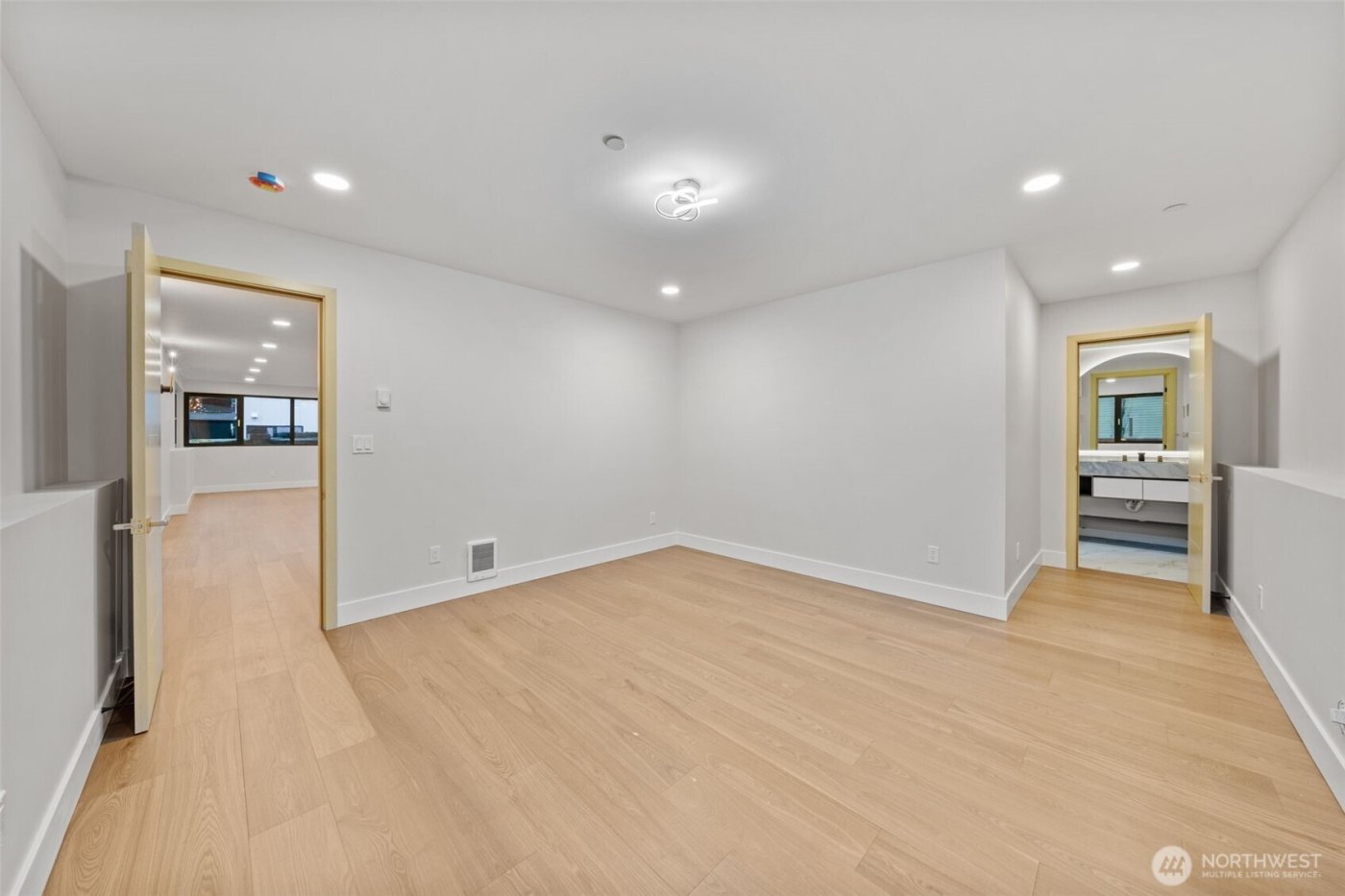 7905 240th Street SW, Edmonds, WA 98026