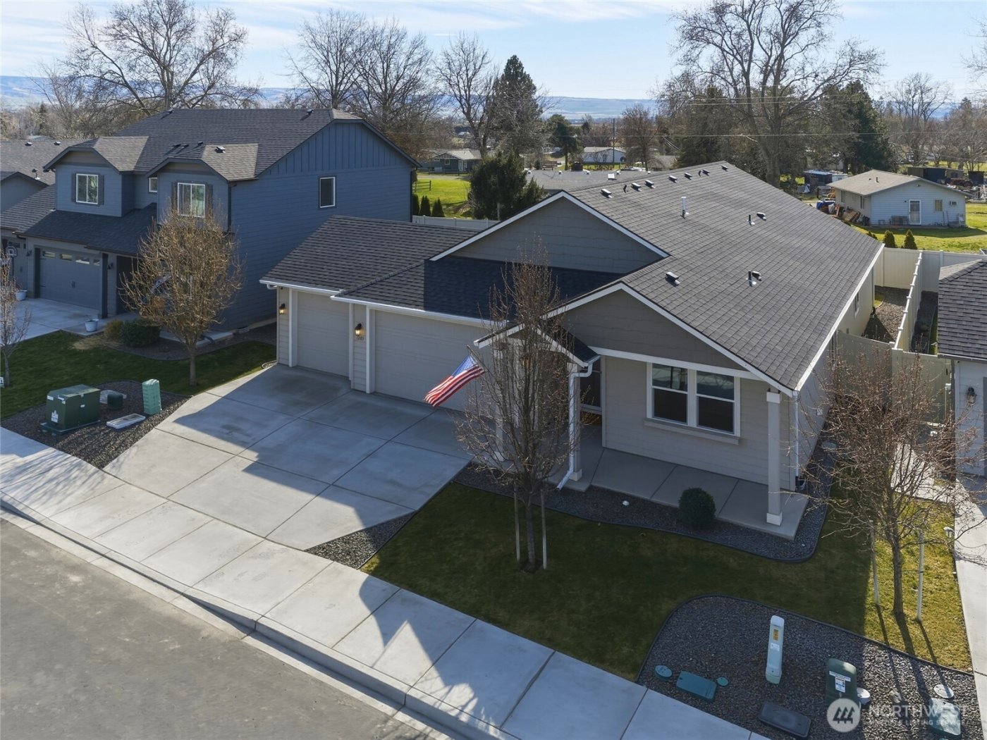 1203 SW Julia Street , College Place, WA 99324