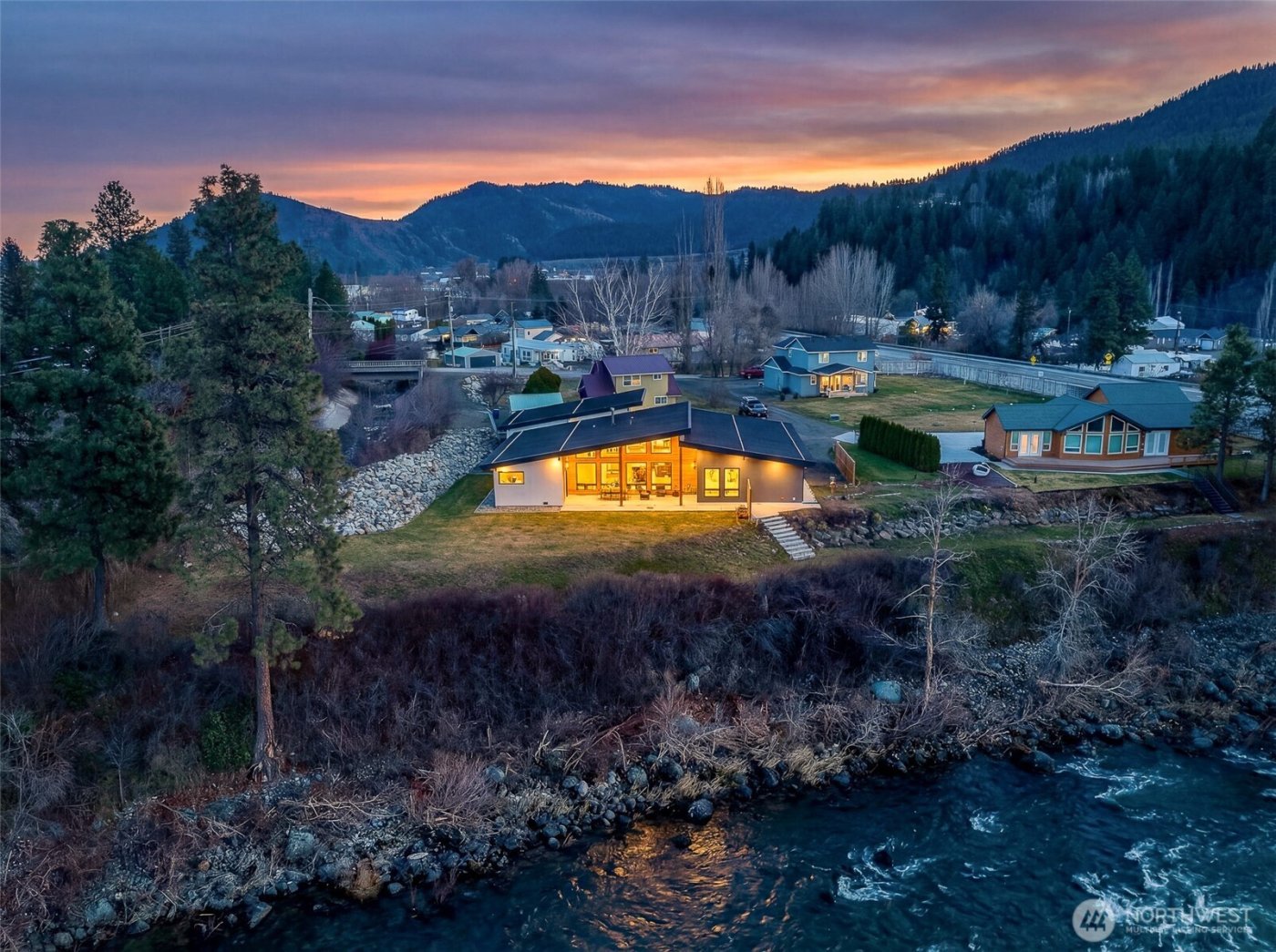 34 Steelhead Lane , Dryden, WA 98821-1111