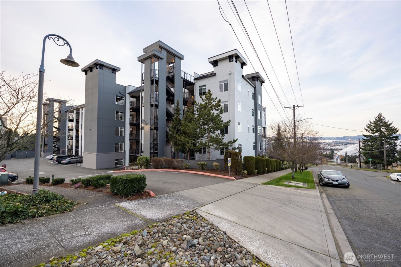 320 E 32nd Street #305, Tacoma, WA 98404
