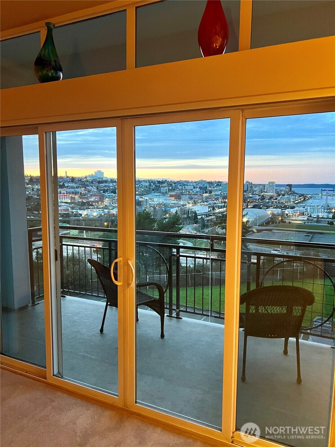 320 E 32nd Street #305, Tacoma, WA 98404