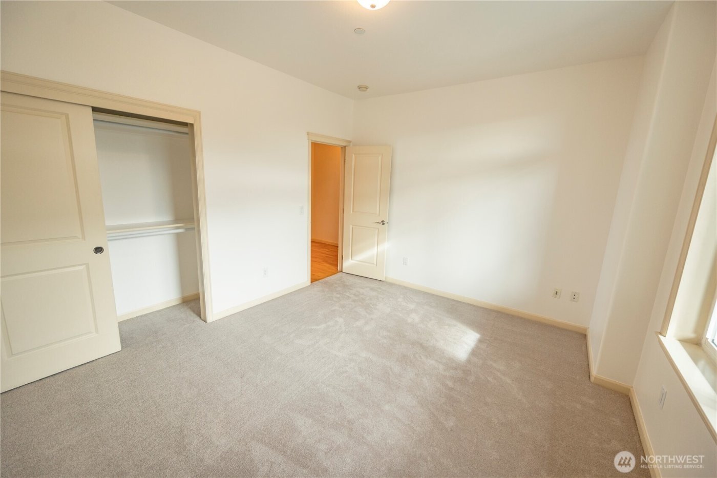 320 E 32nd Street #305, Tacoma, WA 98404