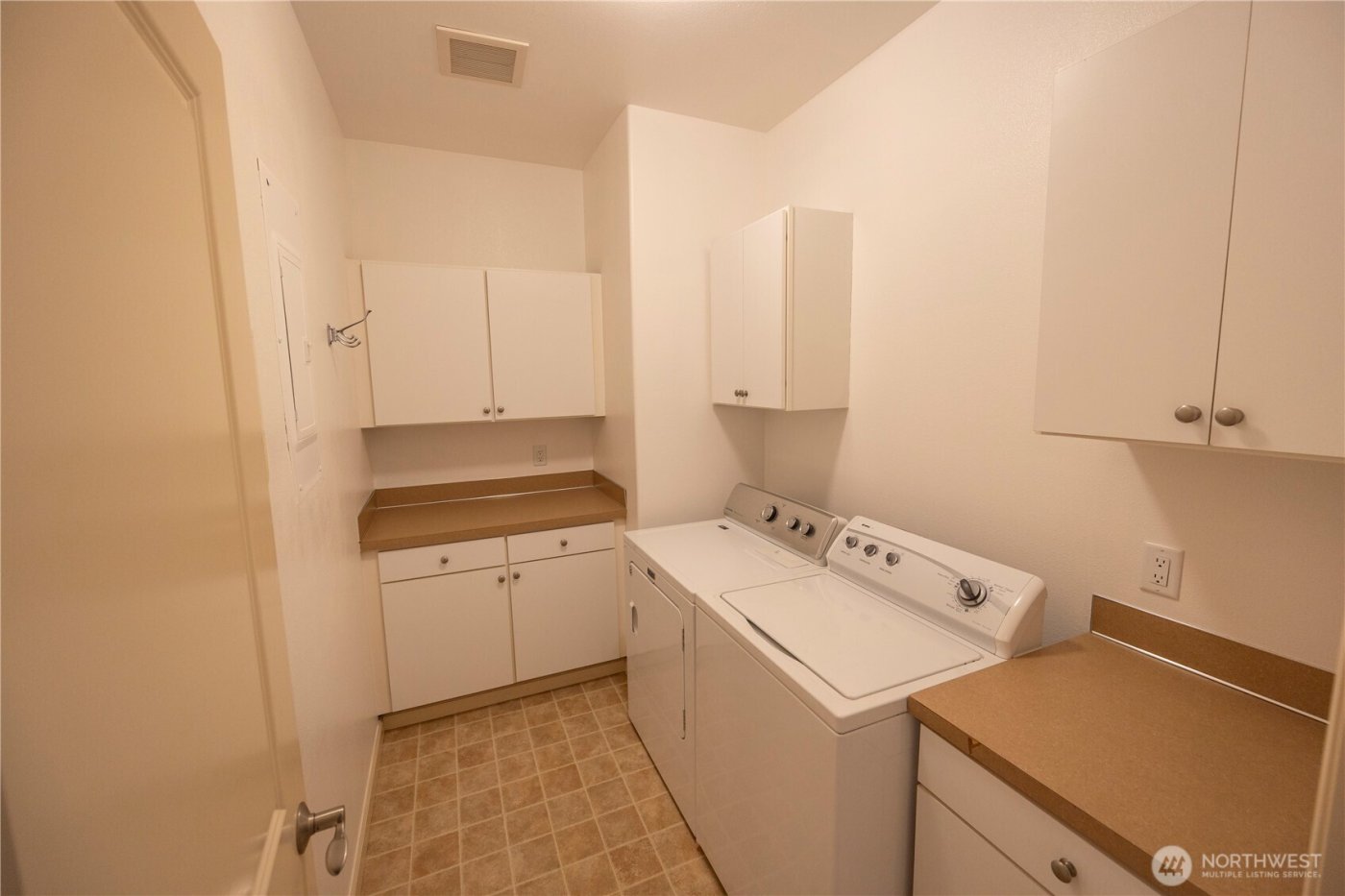 320 E 32nd Street #305, Tacoma, WA 98404