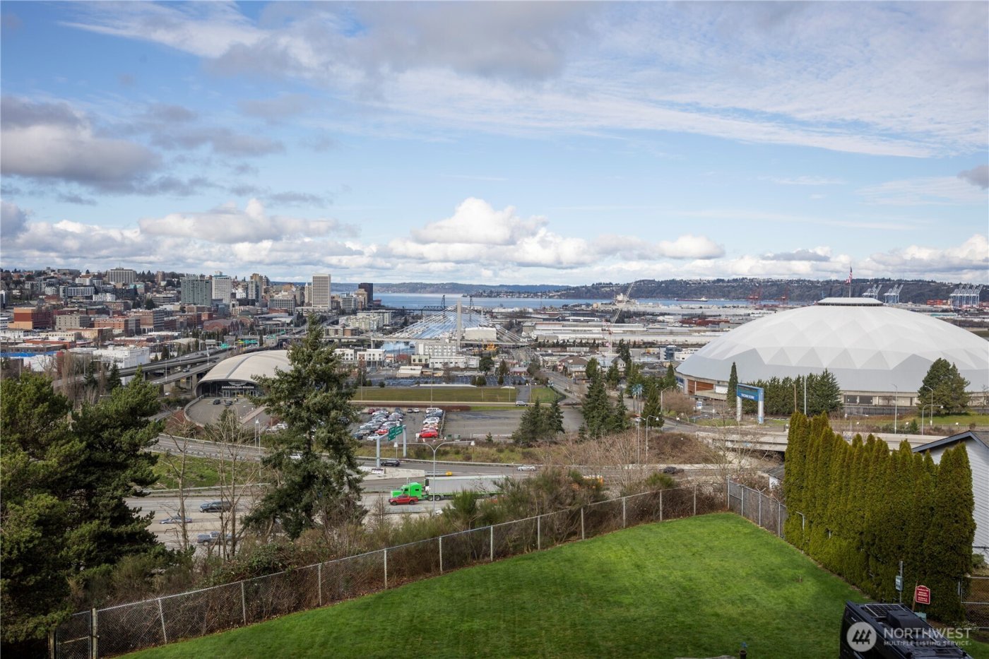 320 E 32nd Street #305, Tacoma, WA 98404